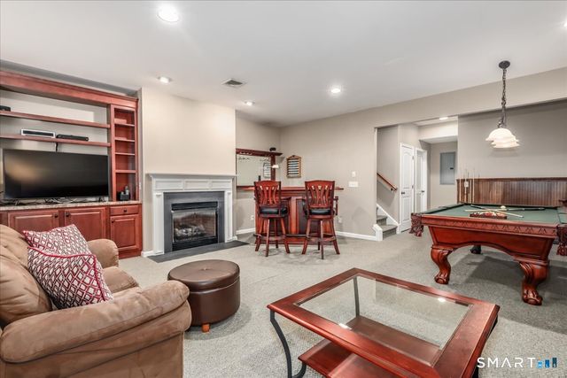 18 Lawrence Avenue 18, Danbury, CT 06810