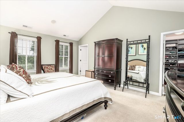 18 Lawrence Avenue 18, Danbury, CT 06810
