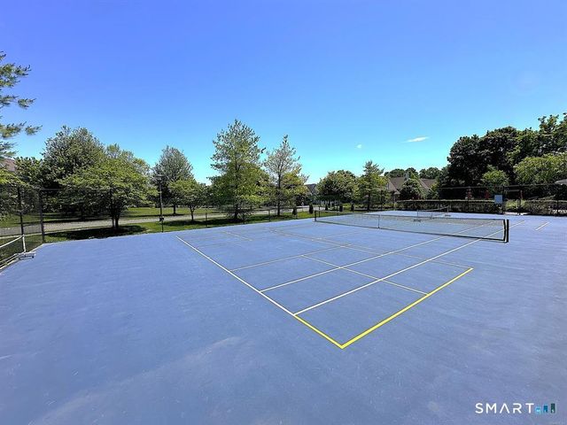 18 Lawrence Avenue 18, Danbury, CT 06810