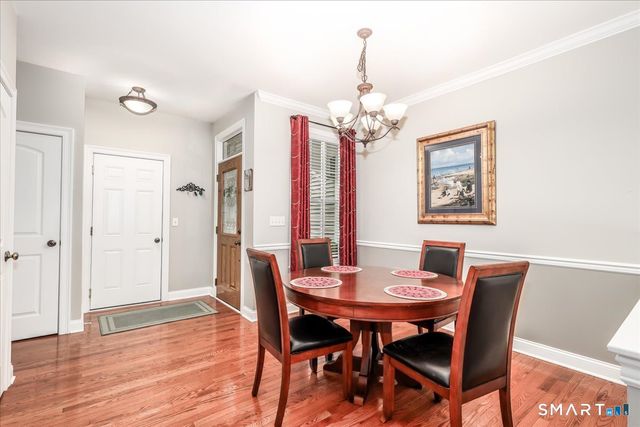 18 Lawrence Avenue 18, Danbury, CT 06810