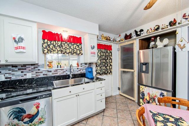 203 Dorothy St, Thibodaux, LA 70301