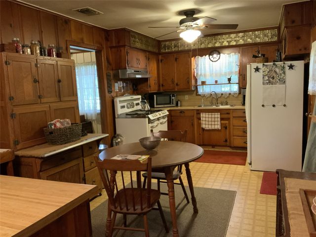 16926 County Road 4336, Larue, TX 75770