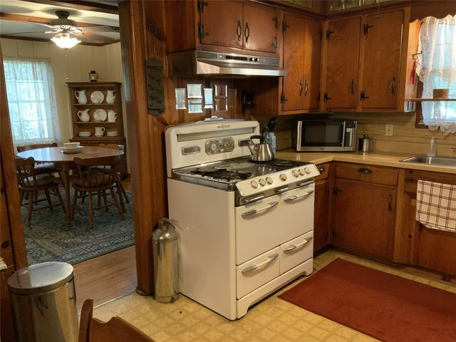 16926 County Road 4336, Larue, TX 75770