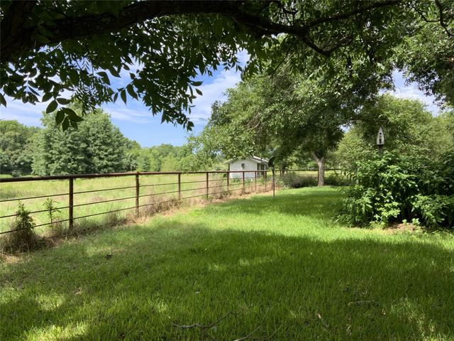 16926 County Road 4336, Larue, TX 75770