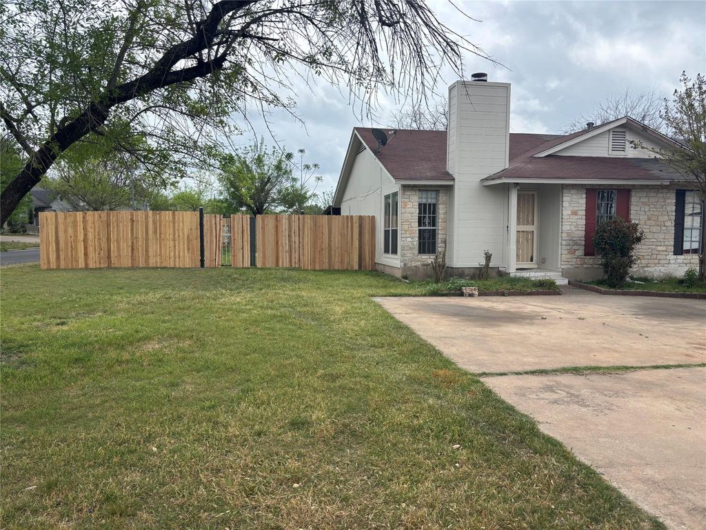 10309 Annie Oakley TRL A, Austin, TX 78753