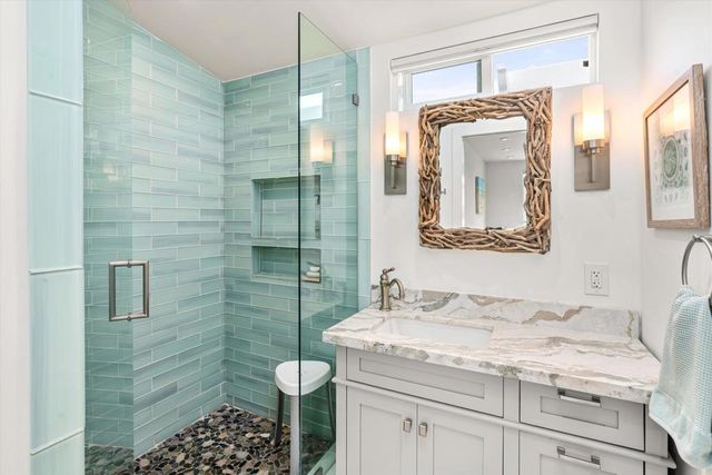 20 El Paseo Street, Newport Beach, CA 92663