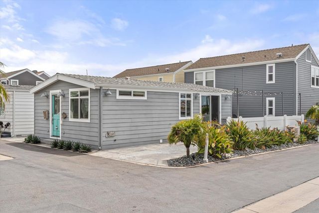 20 El Paseo Street, Newport Beach, CA 92663