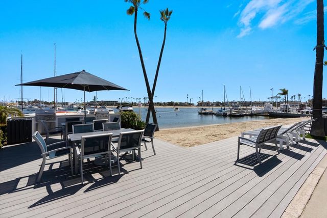 20 El Paseo Street, Newport Beach, CA 92663