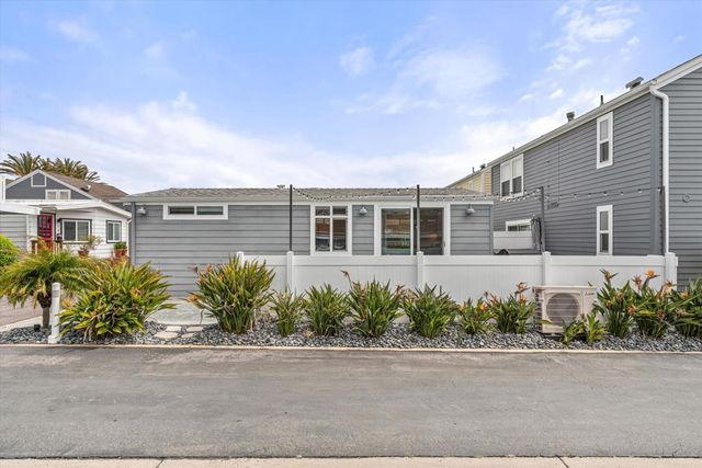20 El Paseo Street, Newport Beach, CA 92663