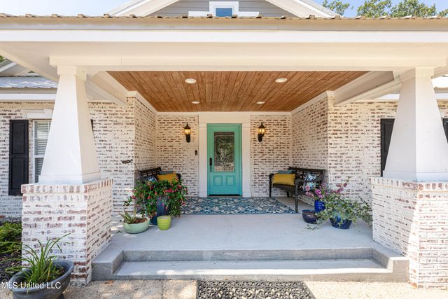 1802 Stuart Avenue, Ocean Springs, MS 39564