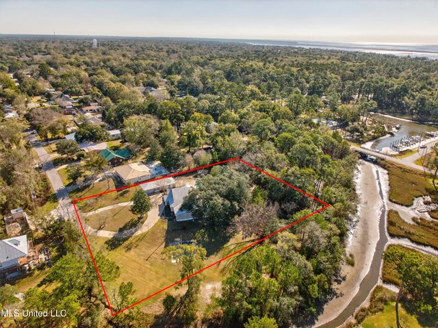 1802 Stuart Avenue, Ocean Springs, MS 39564