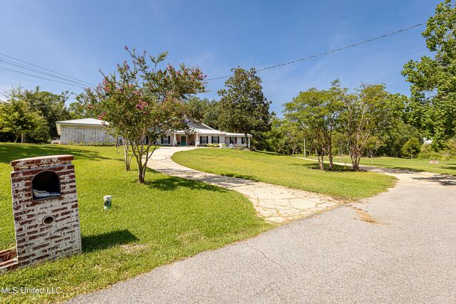 1802 Stuart Avenue, Ocean Springs, MS 39564