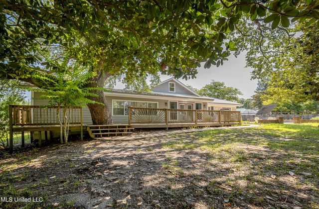 1802 Stuart Avenue, Ocean Springs, MS 39564
