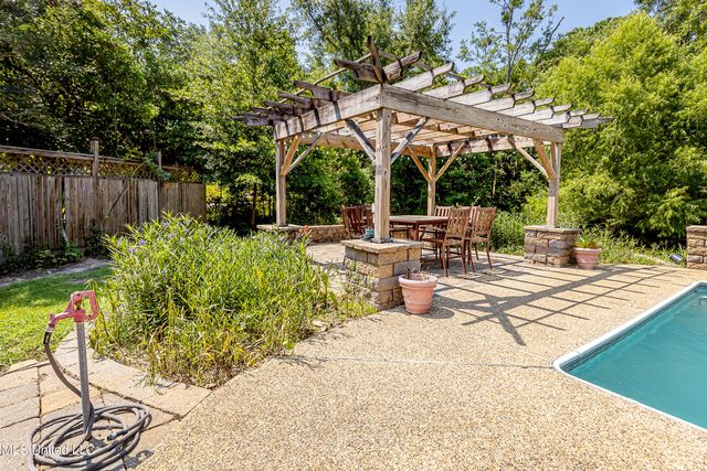 1802 Stuart Avenue, Ocean Springs, MS 39564
