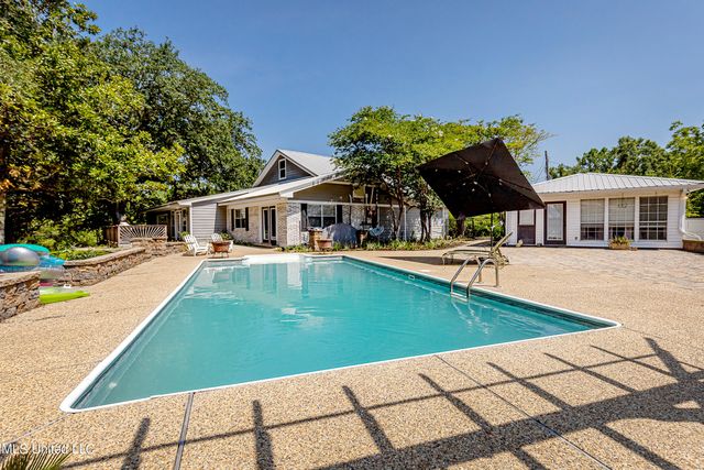 1802 Stuart Avenue, Ocean Springs, MS 39564