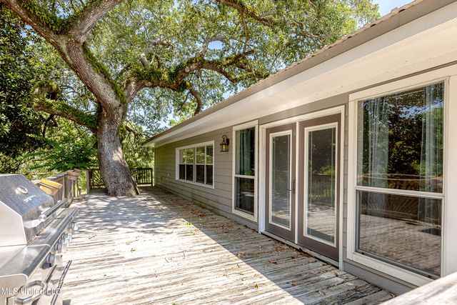 1802 Stuart Avenue, Ocean Springs, MS 39564