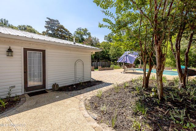 1802 Stuart Avenue, Ocean Springs, MS 39564