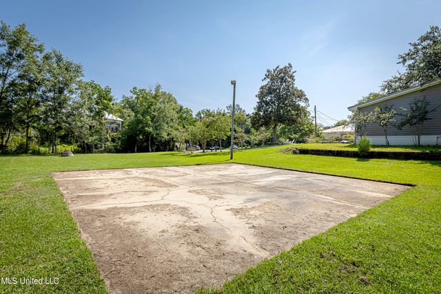 1802 Stuart Avenue, Ocean Springs, MS 39564