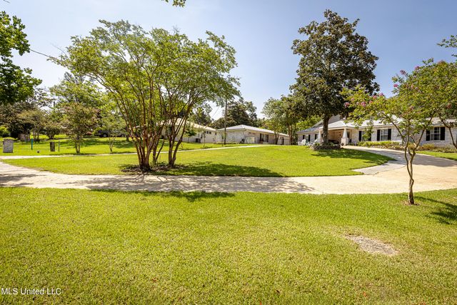 1802 Stuart Avenue, Ocean Springs, MS 39564