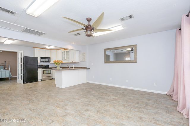 1802 Stuart Avenue, Ocean Springs, MS 39564