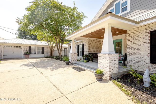 1802 Stuart Avenue, Ocean Springs, MS 39564