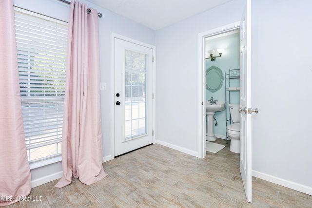 1802 Stuart Avenue, Ocean Springs, MS 39564