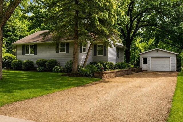 633 Pony Lane, Sun Prairie, WI 53590