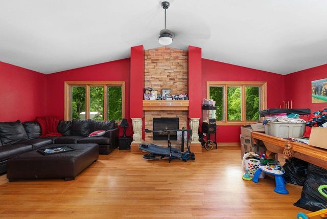 633 Pony Lane, Sun Prairie, WI 53590