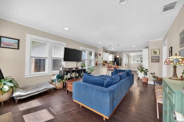 3424 45th St, Sacramento, CA 95820