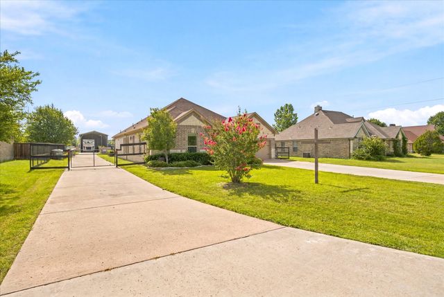 11215 Mason Drive, Lavon, TX 75166