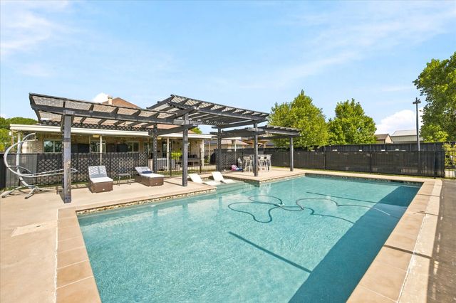 11215 Mason Drive, Lavon, TX 75166