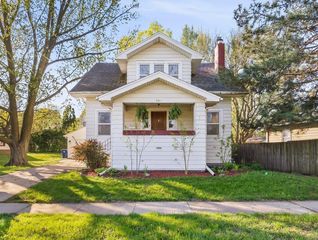 1915 W 4th Street, Waterloo, IA 50701