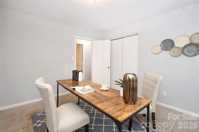 609 Fawnbrook Lane, Charlotte, NC 28217