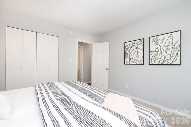 609 Fawnbrook Lane, Charlotte, NC 28217