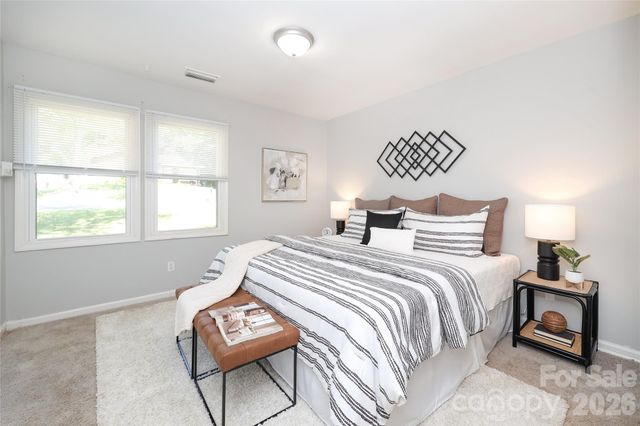 609 Fawnbrook Lane, Charlotte, NC 28217