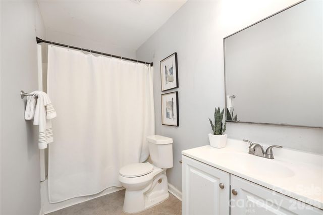 609 Fawnbrook Lane, Charlotte, NC 28217