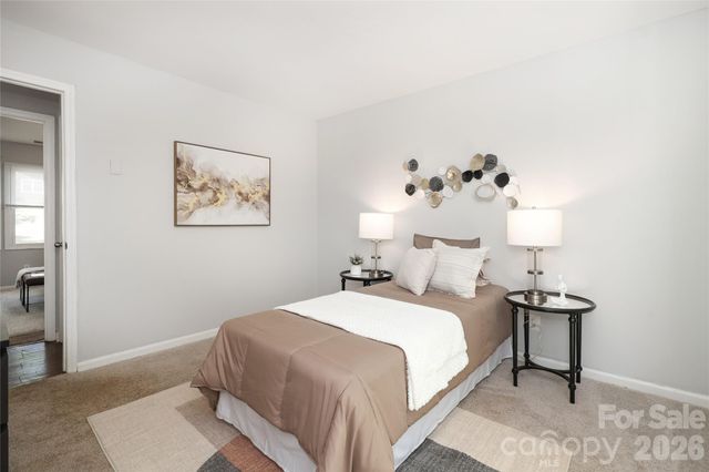 609 Fawnbrook Lane, Charlotte, NC 28217