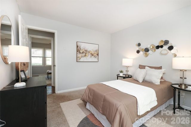 609 Fawnbrook Lane, Charlotte, NC 28217