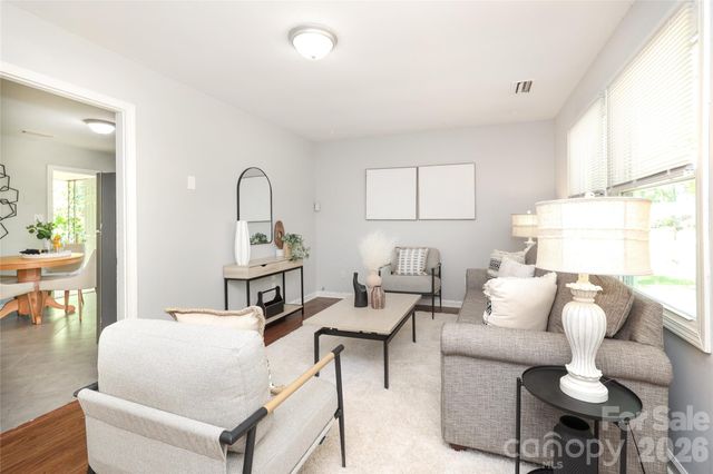 609 Fawnbrook Lane, Charlotte, NC 28217