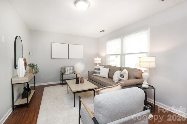 609 Fawnbrook Lane, Charlotte, NC 28217