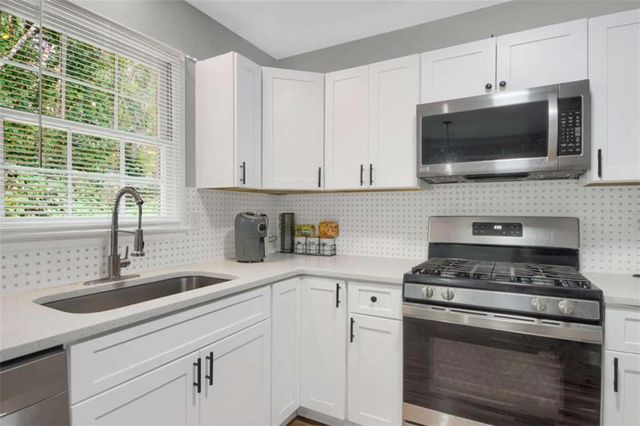 3992 Wrexham Drive, Snellville, GA 30039