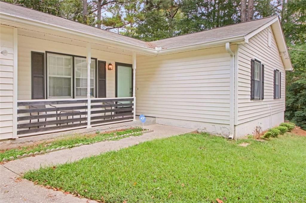 3992 Wrexham Drive, Snellville, GA 30039