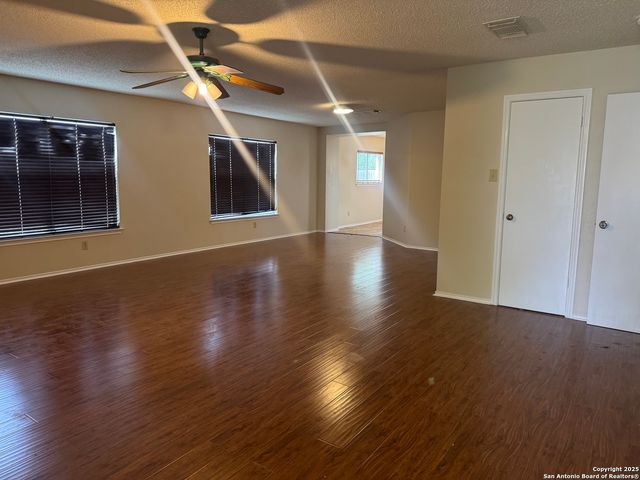 5251 SENISA SPGS, San Antonio, TX 78251