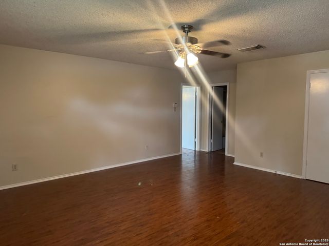 5251 SENISA SPGS, San Antonio, TX 78251