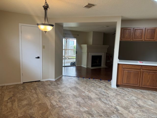 5251 SENISA SPGS, San Antonio, TX 78251