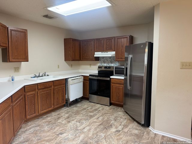 5251 SENISA SPGS, San Antonio, TX 78251