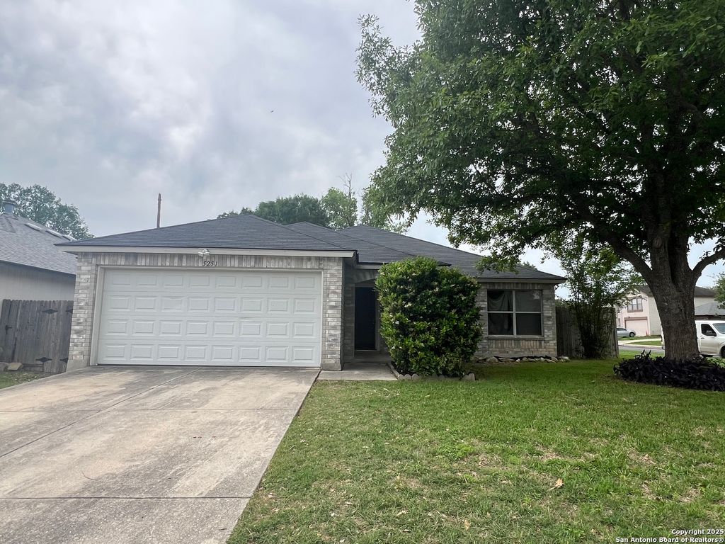 5251 SENISA SPGS, San Antonio, TX 78251