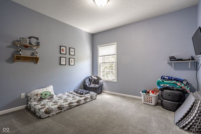 3627 Mossy Rock Drive, Zionsville, IN 46077