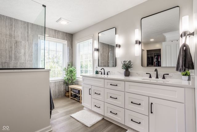 3627 Mossy Rock Drive, Zionsville, IN 46077