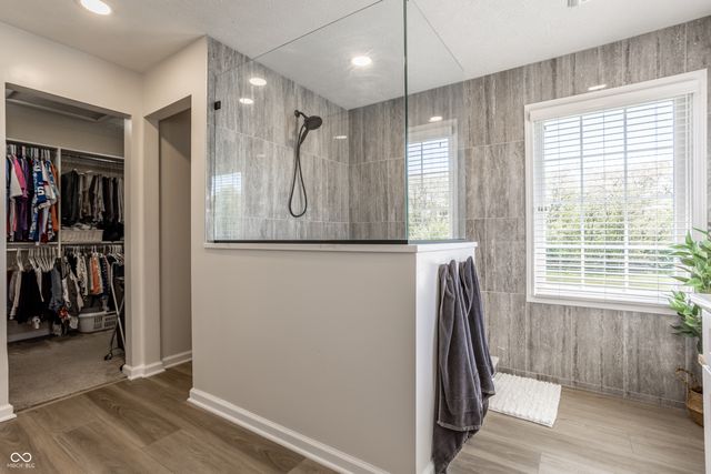 3627 Mossy Rock Drive, Zionsville, IN 46077